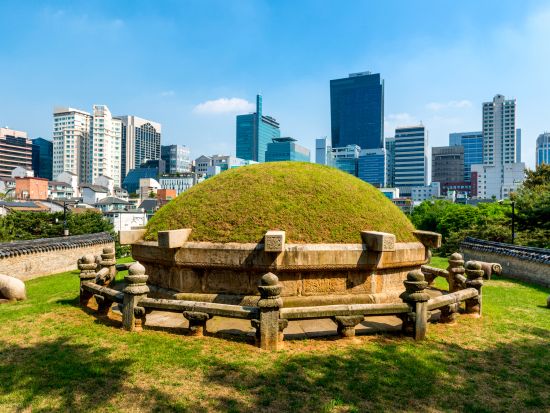 ソウル市内観光ツアー　ソウル市内の世界遺産3か所を巡る！昌徳宮（チャンドックン）＋宗廟＋宣靖陵（ソンジョンヌン）＜1日／昼食付き／日本語ガイド＞