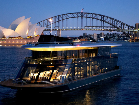 2025年大晦日限定！スターシップ号カウントダウンクルーズ by Captain Cook Cruise