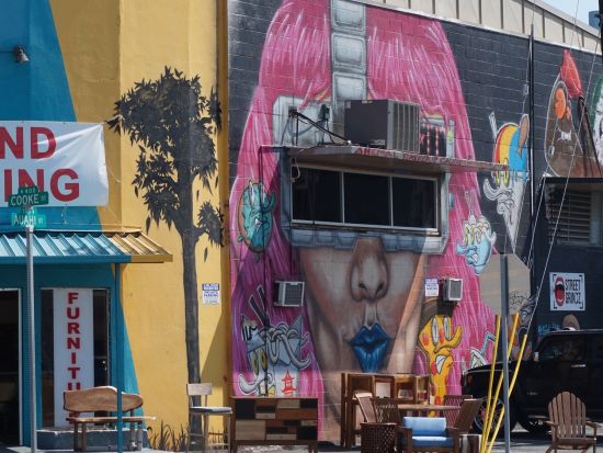 オアフ島半日観光　ジョバンニのガーリックシュリンプ付きB級グルメツアー　カカアコファーマーズマーケット立ち寄りプランあり