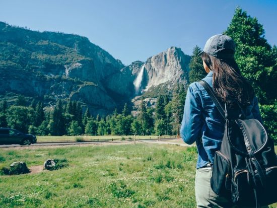 【日本語音声ガイド付き】ヨセミテ国立公園 日帰り観光ツアー　ハイキング＆園内ガイドツアー＆2時間の自由散策あり＜英語ガイド＞