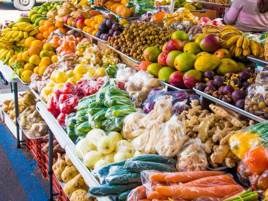 オアフ島半日観光　ジョバンニのガーリックシュリンプ付きB級グルメツアー　カカアコファーマーズマーケット立ち寄りプランあり