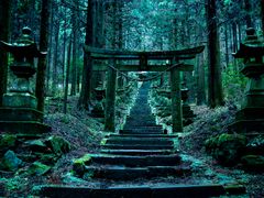 pixta_41576363_上色見熊野座神社