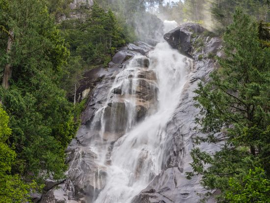Whistler_Shannon falls_shutterstock_141966292