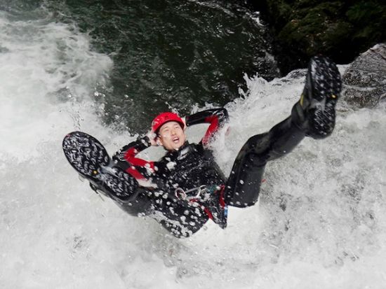 伊豆 キャニオニング体験！ 滑って、飛んで大自然を満喫＜半日／4～10月／静岡／駅送迎可＞
