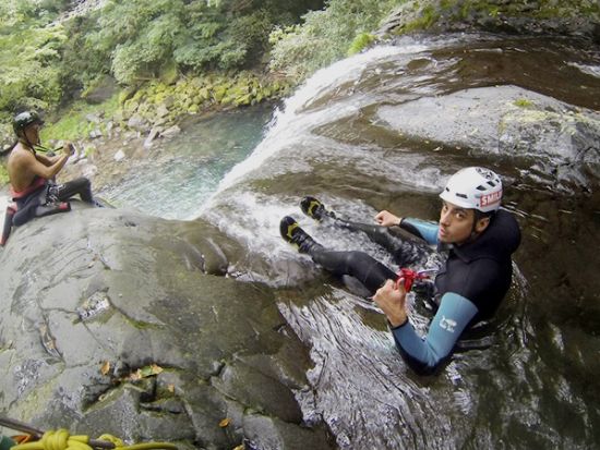 伊豆 キャニオニング体験！ 滑って、飛んで大自然を満喫＜半日／4～10月／静岡／駅送迎可＞