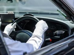 Japan_Generic photos_taxi_pixta_65124243_XL