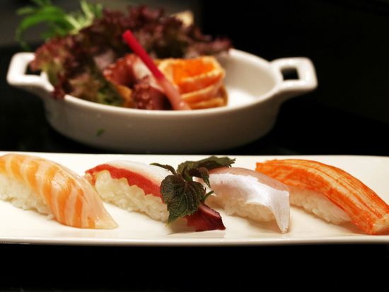 Seafood Buffet_Sushi & Sashimi (1)