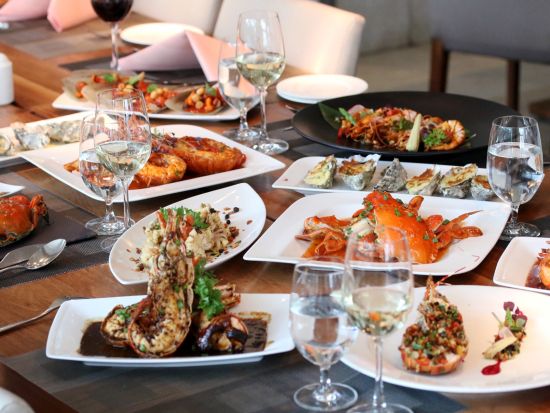 ラ・ブラッセリー（La Brasserie）食事券＆事前予約サービス　5つ星ホテルのシーフードビュッフェディナー ＜ホテルニッコーサイゴン内＞