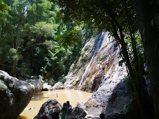 サムイ島観光ツアー　4WDジープで定番観光スポット巡り＆ジャングルのドライブを楽しむ ＜昼食付き／英語ガイド＞
