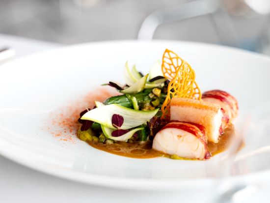 【送迎付】セーヌ川ディナークルーズ　アラン・デュカス監修の豪華コースディナー　食前酒＆ワイン付プラン有＜専用車ホテル送迎＞by[みゅう]