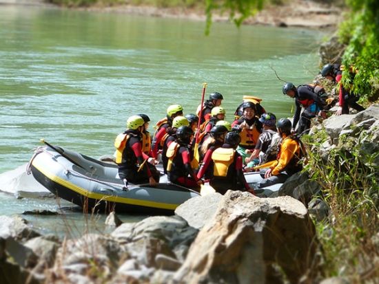半日ラフティング　大自然のスリルを楽しむ爽快ツアー　＜4～5月／赤城／群馬＞