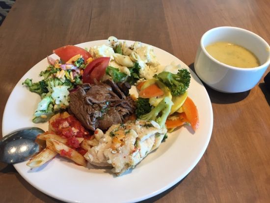 ナイアガラ 2泊3日ツアー　ナイアガラの滝クルーズ＆ライトアップした滝も見えるシェラトン・フォールズビューホテル宿泊 ＜往復空港送迎付き／英語ガイド＞