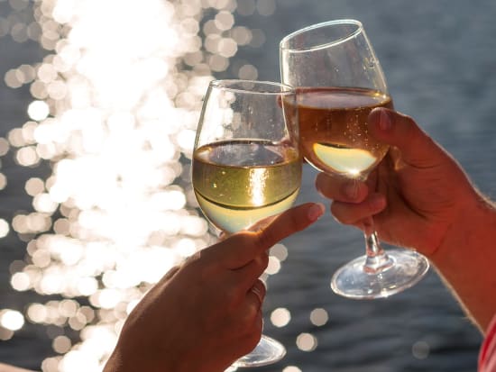 Generic_Champagne_Yacht_Couple_shutterstock_368090462
