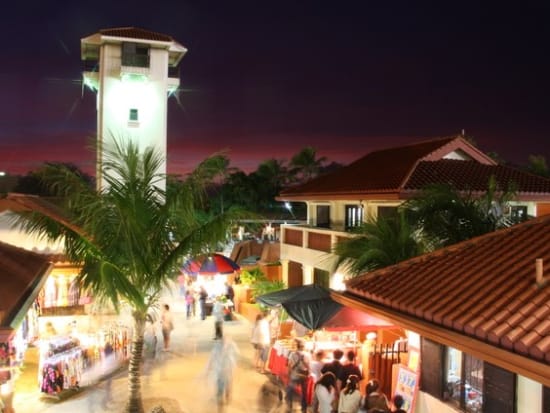 Beach Resort_Guam_Chamorro Village_Night Market_PIXTA_1220500