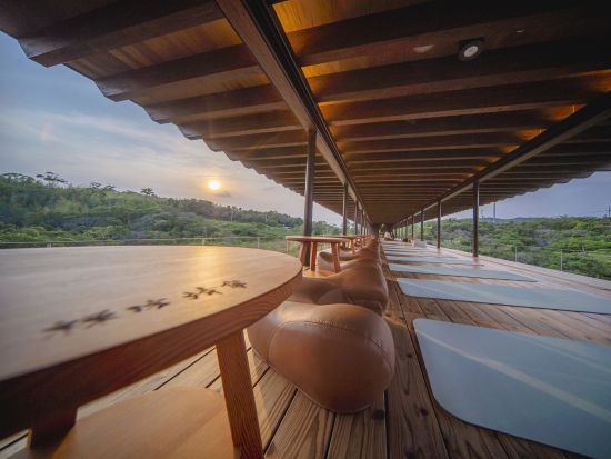 「禅坊靖寧」サンセットリトリート 1日の終わりに太陽とともに心身を整える 瞑想＆ヨガのZEN Wellnessショートプラン＜1時間／淡路島＞