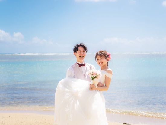 ハワイ　ビーチフォト　カハラビーチ＋カピオラニ公園　お持ち込み無料！お気に入りのドレスや小物で撮影可能♪（撮影・衣装・メイク）