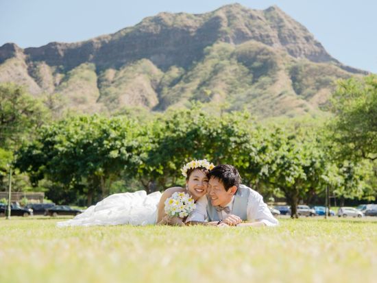 ハワイ　ビーチフォト　カハラビーチ＋カピオラニ公園　お持ち込み無料！お気に入りのドレスや小物で撮影可能♪（撮影・衣装・メイク）