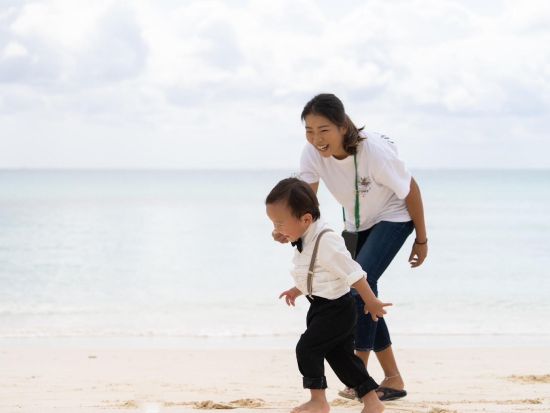 宮古島ベビーシッターサービス 資格を持つスタッフが寄り添ったサービスでお手伝い♪大切なお子さまとご家族の旅をサポート＜2時間～／4ヶ月～12歳まで／宮古島＞