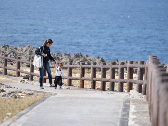 宮古島ベビーシッターサービス 資格を持つスタッフが寄り添ったサービスでお手伝い♪大切なお子さまとご家族の旅をサポート＜2時間～／4ヶ月～12歳まで／宮古島＞