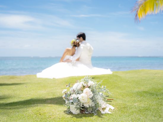 ハワイ　1日完結挙式（ビーチウェディング）カハラビーチ　ビーチフォト撮影付き！（撮影・衣装・メイク）