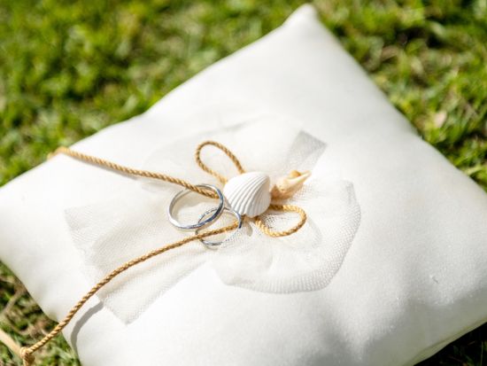 ハワイ　1日完結挙式（ビーチウェディング）カハラビーチ　ビーチフォト撮影付き！（撮影・衣装・メイク）