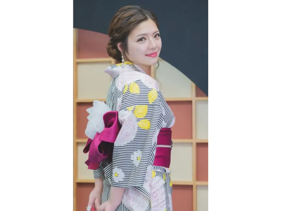 浴衣レンタル 最新の浴衣や人気のレトロモダンなものまで おしゃれで可愛い浴衣多数 小物一式レンタル付＜京都四条本店＞by 京あるき