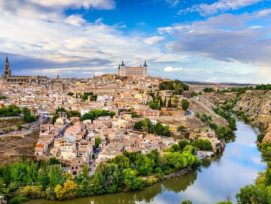 Spain_Toledo_Old-Town_shutterstock_362200070 (1)