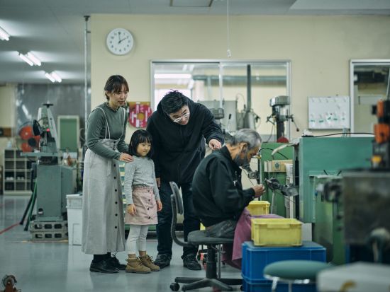  お子さまのめがね作り体験+工房見学 気分はめがね職人！3歳から参加OK＜1時間／鯖江市＞