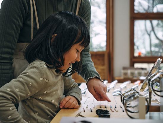  お子さまのめがね作り体験+工房見学 気分はめがね職人！3歳から参加OK＜1時間／鯖江市＞