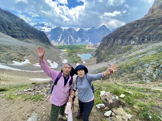 世界遺産カナディアンロッキー　日帰りハイキングツアー ＜5～10月／日本語ガイド＞by バンフトップツアーズ