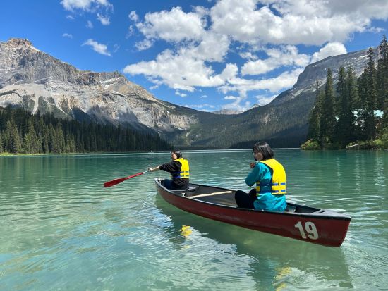 世界遺産カナディアンロッキー 2日間からの観光パッケージ　カルガリー空港往復送迎＆ヨーホーとモレーン湖観光 ＜5～10月／日本語ガイド＞