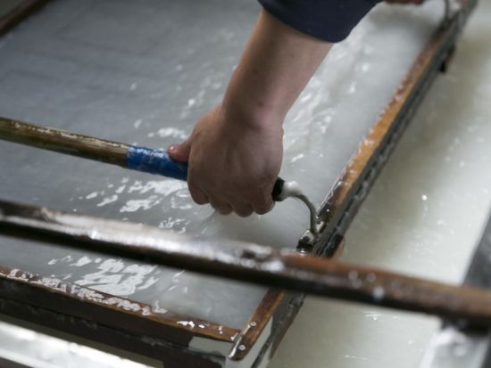 越前ものづくり工房見学ツアー 柳瀬良三製紙所+長田製紙所+岡太神社・大瀧神社 7歳から参加OK＜3時間／越前市＞