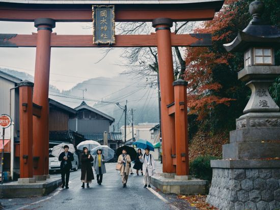 越前ものづくり工房見学ツアー 柳瀬良三製紙所+長田製紙所+岡太神社・大瀧神社 7歳から参加OK＜3時間／越前市＞