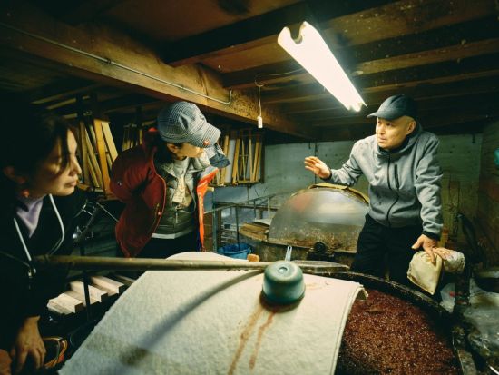 越前ものづくり工房見学ツアー 柳瀬良三製紙所+長田製紙所+岡太神社・大瀧神社 7歳から参加OK＜3時間／越前市＞