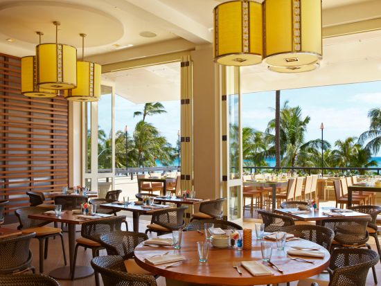 ザ・ビュッフェ・アット・ハイアット（The Buffet at Hyatt）　夕食ミールクーポン　オープンエアのレストランで豪華ビュッフェディナー