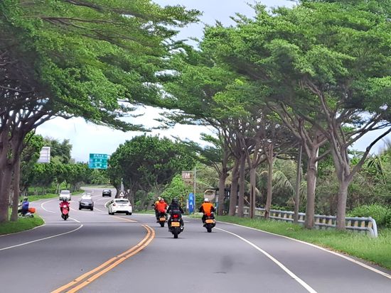 6Taiwan_Motorcycle Tour_Road_restored