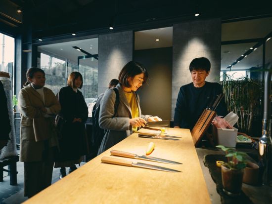 越前ものづくり工房見学ツアー 山謙木工所と龍泉刃物の2つの工房巡り 7歳から参加OK＜2.5時間／越前市＞