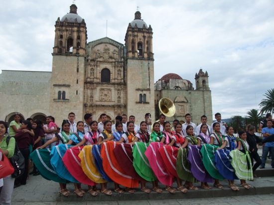 日本語ドライバー付プライベート車両チャーター＜半日または1日／貸切／チップ込／オアハカ発＞