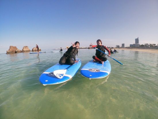 SUPで海上を優雅に満喫♪景色を眺めながらクルージング体験 SUPAパドルボードインストラクター引率で安心＜無料撮影／送迎あり／北谷発＞