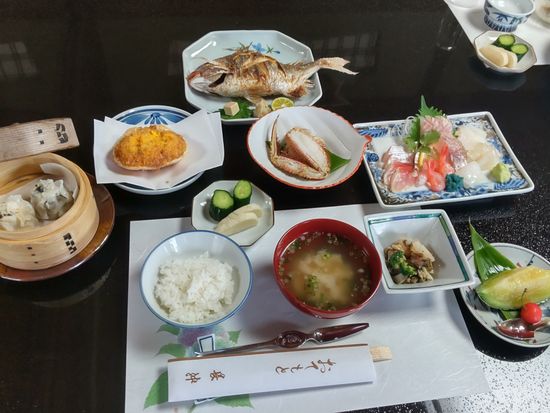 昼食（イメージ）