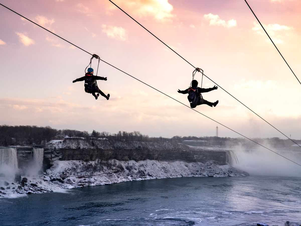 ジップライン体験 ナイアガラの滝の人気アトラクション！高さ67m＆