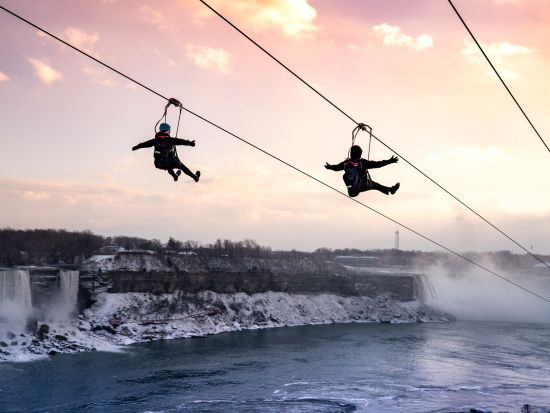 ジップライン体験 ナイアガラの滝の人気アトラクション！高さ67ｍ＆全長670mを滑走 by WildPlay Niagara Falls
