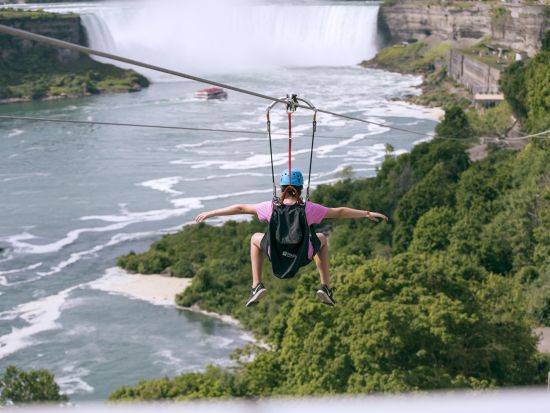 ジップライン体験 ナイアガラの滝の人気アトラクション！高さ67ｍ＆全長670mを滑走 by WildPlay Niagara Falls