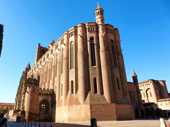 Cathedral of St. Cecilia_Albi_pixta_63748093_M