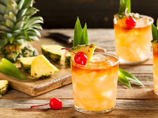 Drink_Mai Tai_Cocktail_shutterstock_449441356