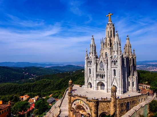 Barcelona_Tibidabo-Church_shutterstock_478695955