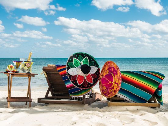 プラヤデルカルメン日帰り観光ツアー！日本語が話せるメキシコ人ガイドがローカルな街の魅力をご案内＜1日／混載／日本語ガイド／少人数制／カンクン発＞