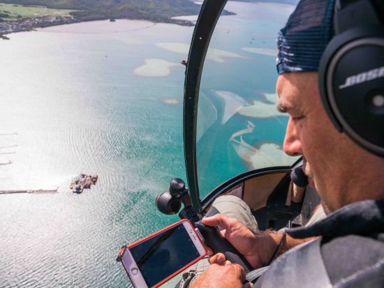 ヘリコプター遊覧飛行　貸切フライトでオアフ島の絶景を空撮！ドアなし＆窓際席確約のフォトグラファー向けツアー＜フライト50～60分／英語パイロット＞