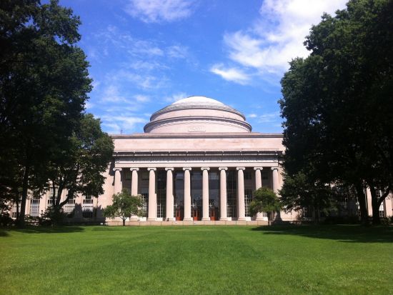 マサチューセッツ工科大学＆ハーバード大学キャンパス　ウォーキングツアー ＜日本語ガイド＞