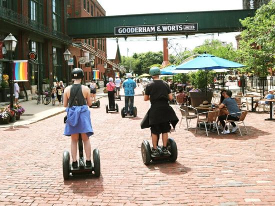 トロント セグウェイ 30分体験ツアー　ディスティラリー地区コース ＜英語ガイド＞